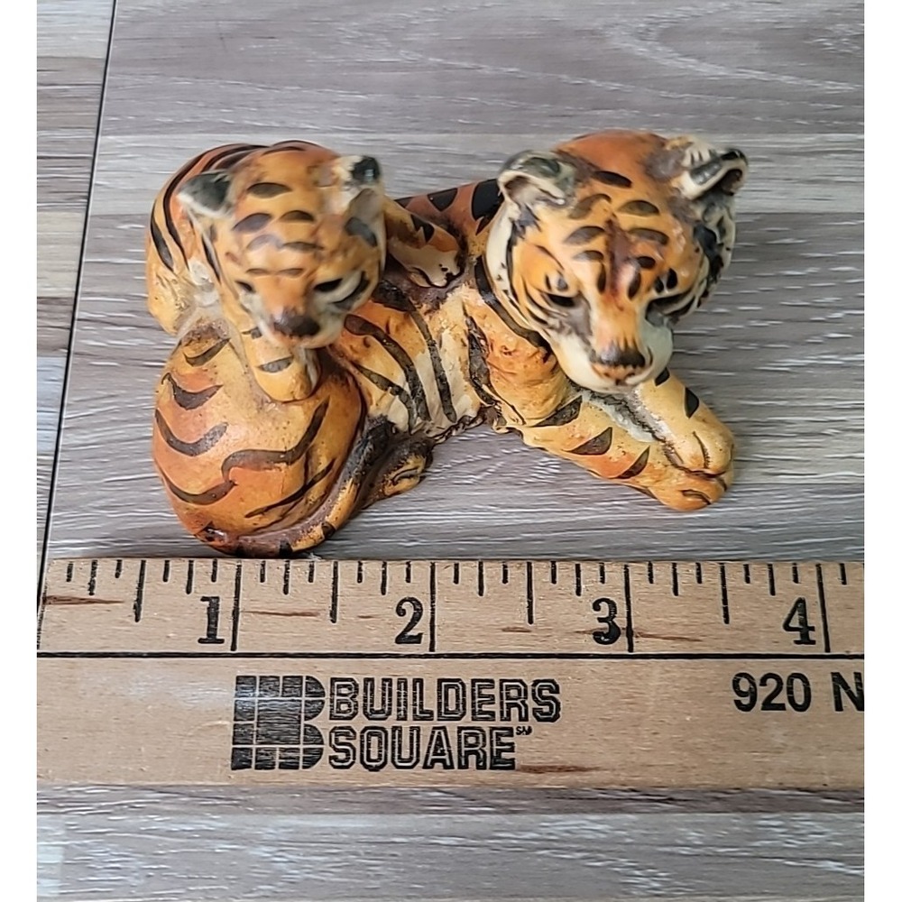 Vintage UCTCI Ceramic Hand Painted 2" Momma Tiger w/ Cub‎ Black Eyes Unique - Picture 8 of 8